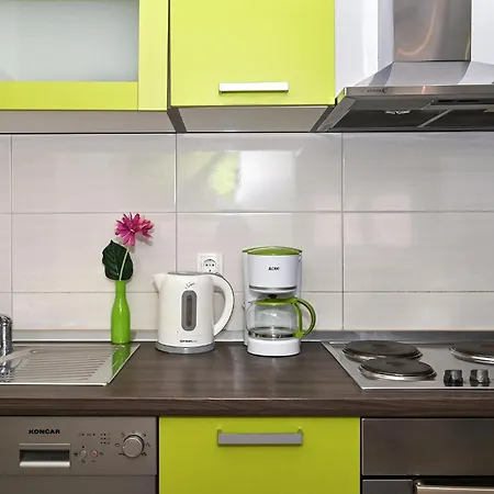 Apartment Stunning In Okrug Gornji With Wifi *